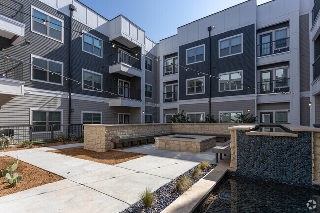 The Everett at Ally Village