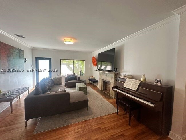 Photo - 1105 Cortez St