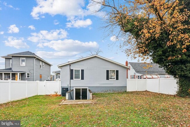 Photo - 5706 Johnson St