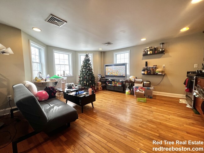 Building Photo - 57 Day St Unit 57