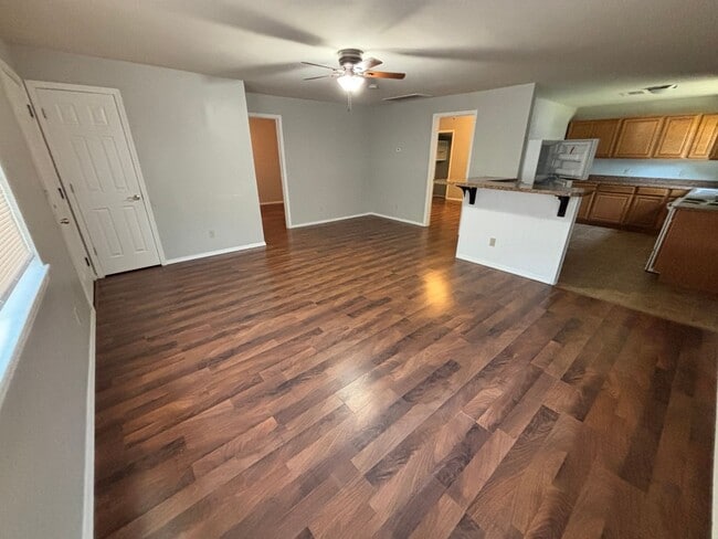 Photo - 2 bedroom 1 bathroom house in Downtown Edmond with central heat and air and washer/dryer hookup