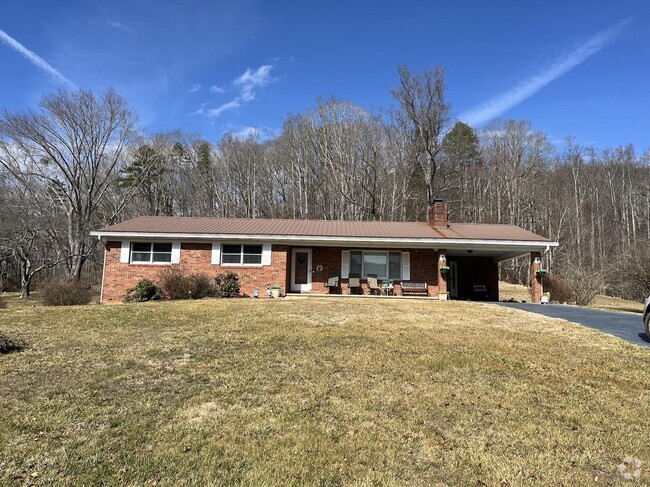 Building Photo - 395 Terry's Gap Loop Rd Rental