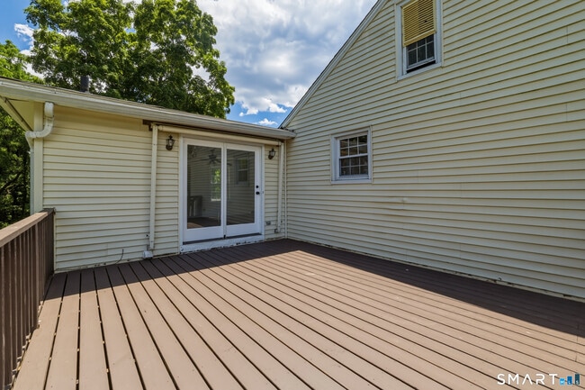 945 Glastonbury Turnpike