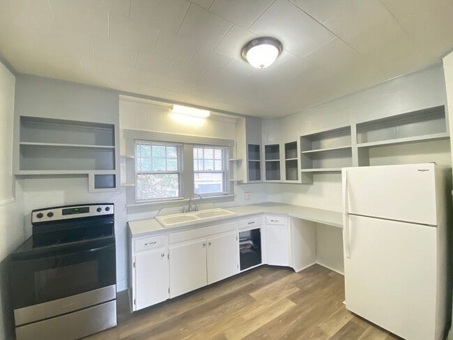 Building Photo - 43 Ashland St Unit 2