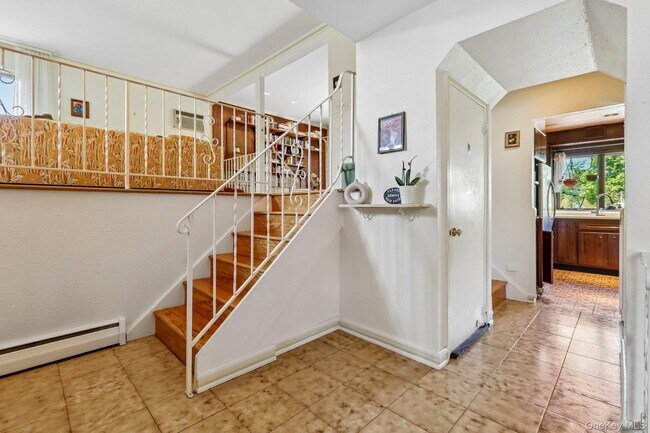 Photo - 181 Finmor Dr