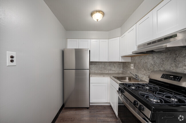 1BD, 1BA - 750SF - Kitchen