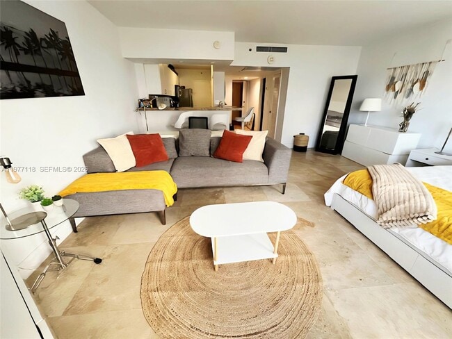 Building Photo - 100 Lincoln Rd Unit 531