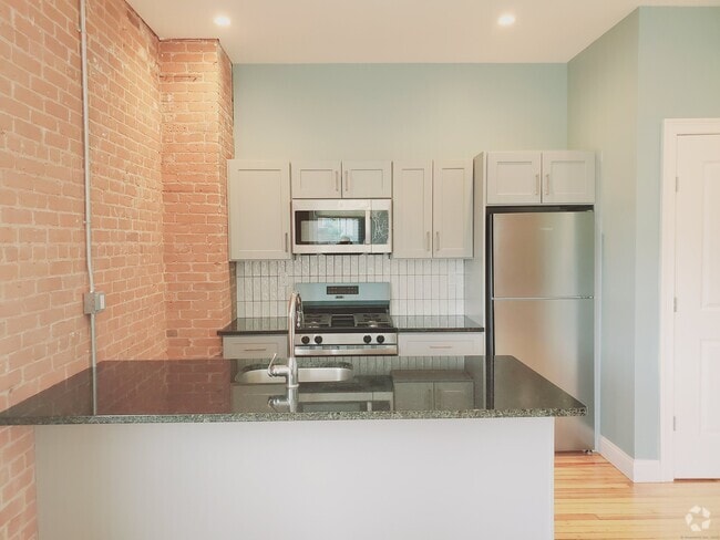 Building Photo - 61 Washington St Unit 2A Rental