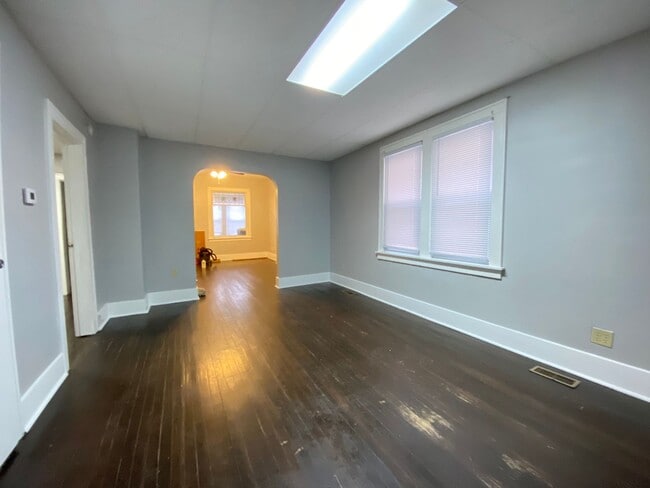 Photo - 2240 White Oak Ave Unit Front