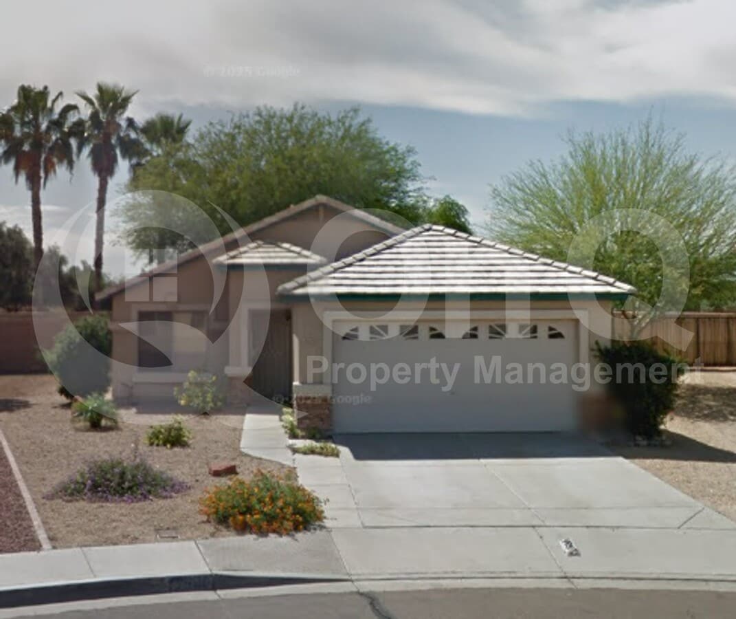 Photo - 15901 W Young St