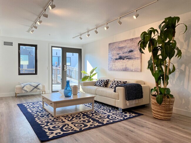 Long Flat Master + 1 Layout - 1919 Market Street