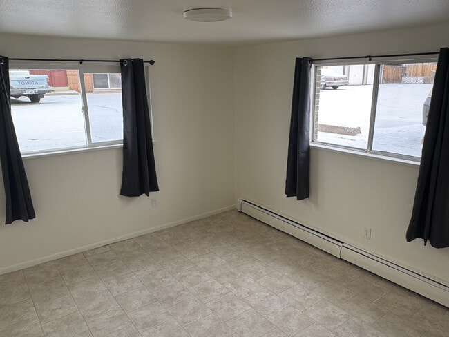 Photo - 4455 Independence St