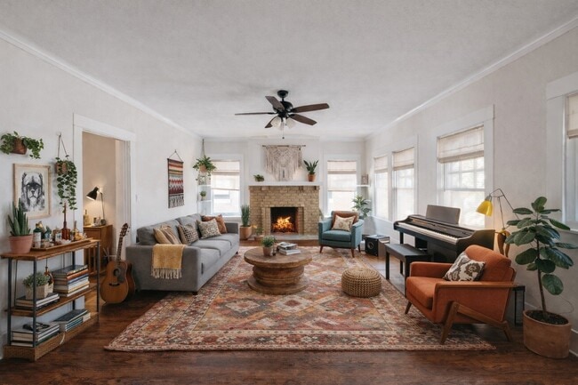 Building Photo - 608 Avondale St