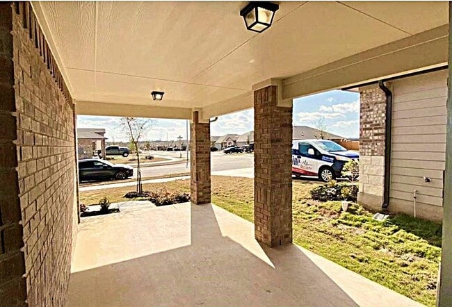 Photo - 610 Quarton Dr