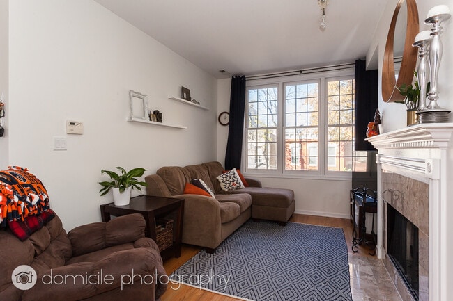 Photo - 1417 W Erie St Unidad 2