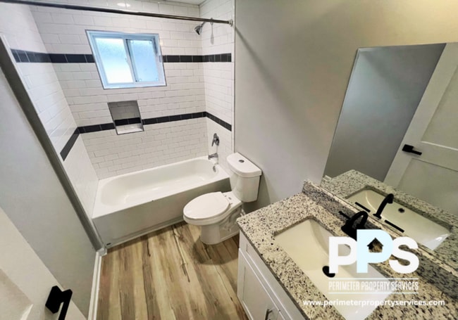 Photo - 605 Paines Ave NW