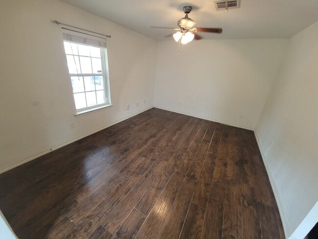 Photo - 101B Mamie Ave