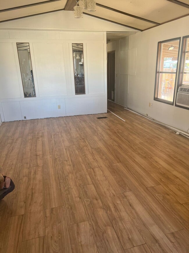 Photo - 1011 Lindberg Ave