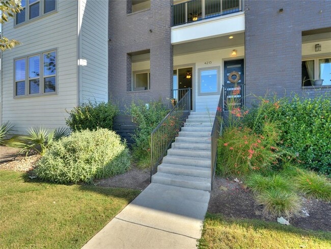 Photo - 4213 Berkman Dr