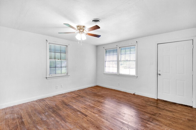 Photo - 1712 Perch Dr