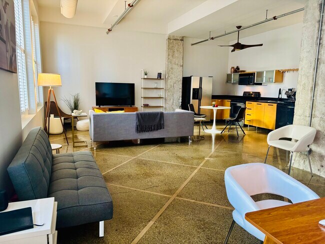 Photo - 350 Saint Peter St Unit 608