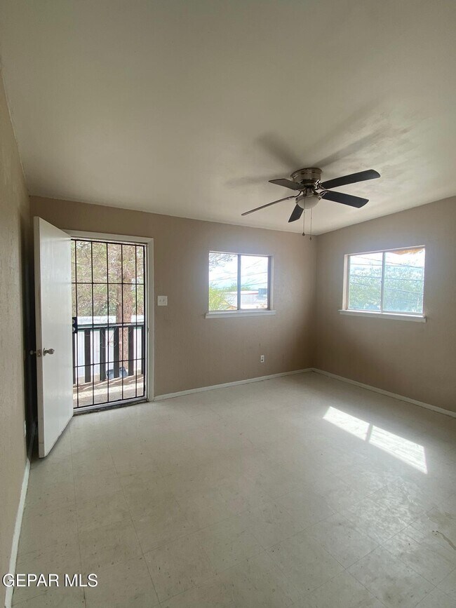 Photo - 417 Gorman St Unidad 4