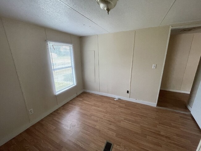 Photo - Handyman Special Mobile Home – Affordable Ownership Opportunity