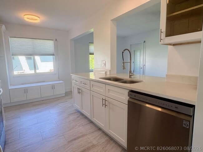 1590 SW 14th Ave