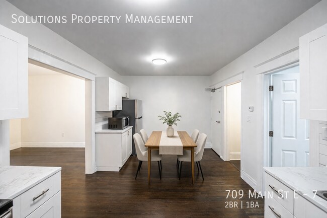 Photo - **Newly Renovated 2 Bedroom Unit** Unité 7