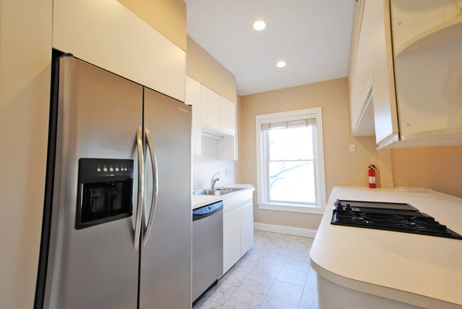 Photo - 33 Longwood Ave Unit 3