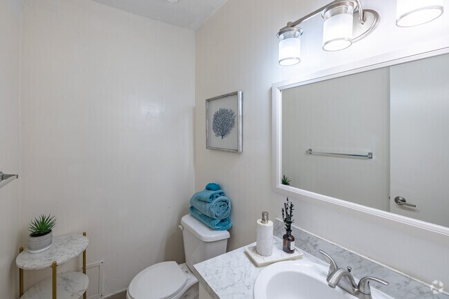 1BR, 1.5BA - 800SF - Half Bathroom
