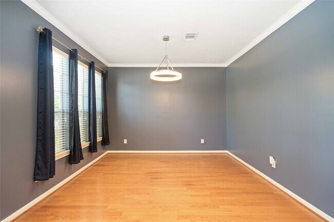 Photo - 707 Lytton Springs Way