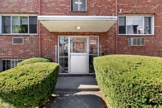 Photo - 357 Faneuil St Unidad 12