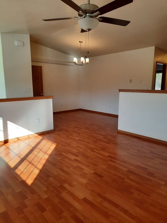 Photo - 3850 Park Dr