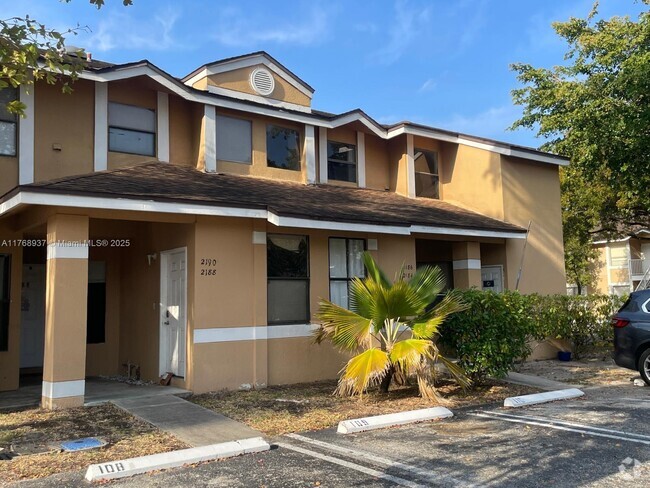 Building Photo - 2186 SW 80th Terrace Unit 2186 Rental