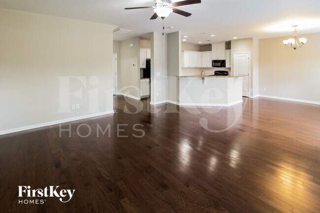 Photo - 445 Whispering Breeze Ln