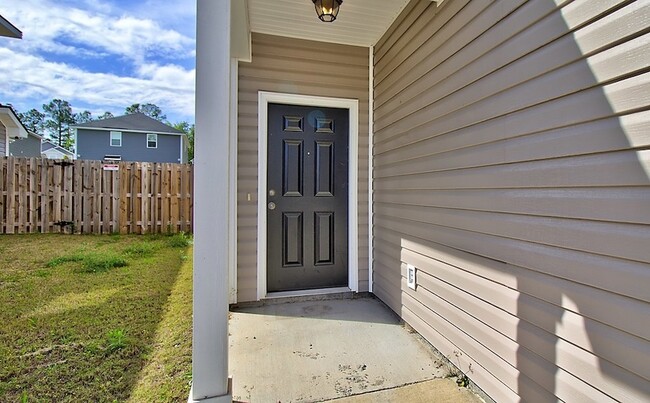 Photo - 554 Fairview Cir