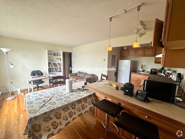 Building Photo - 97 Trowbridge St Unit 72 Rental