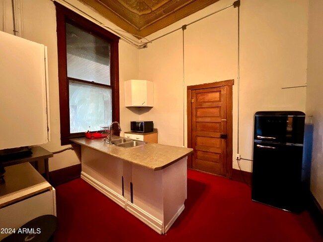 Building Photo - 610 N Broad St Unit 1 Rental