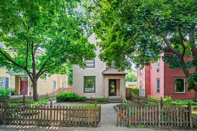 Building Photo - 3344 Girard Ave S