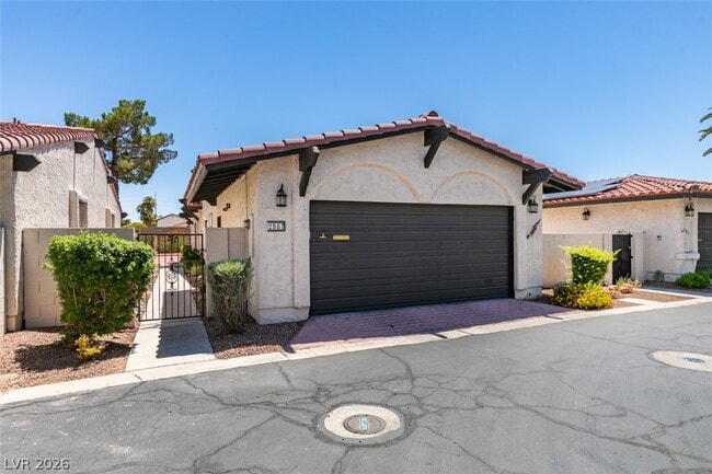 Photo - 2587 Swan Ln