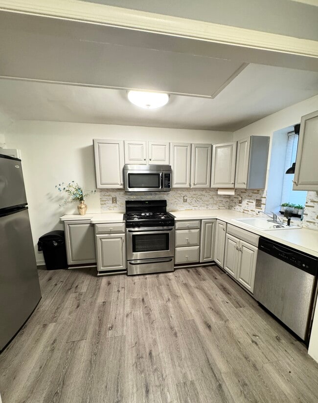 Photo - 8114 Terry St