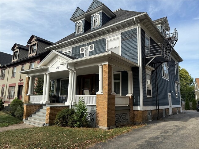 Building Photo - 1036 Monroe Ave