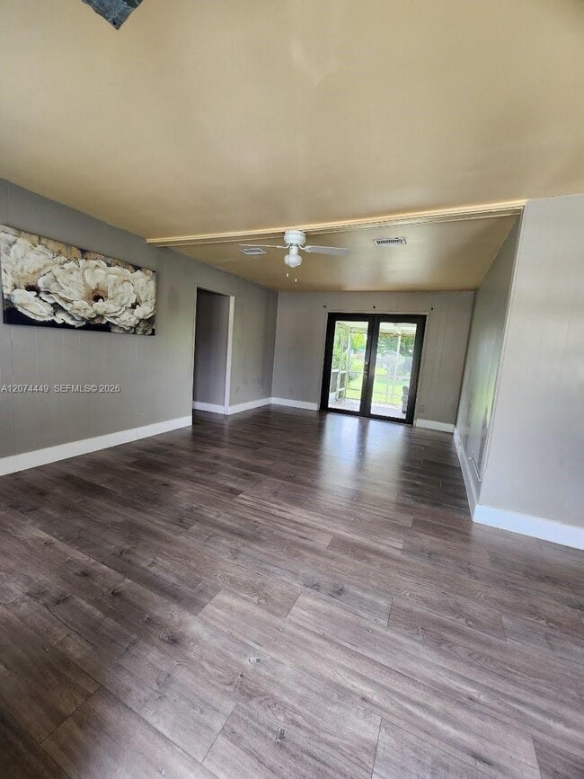 6520 Sandalfoot Blvd