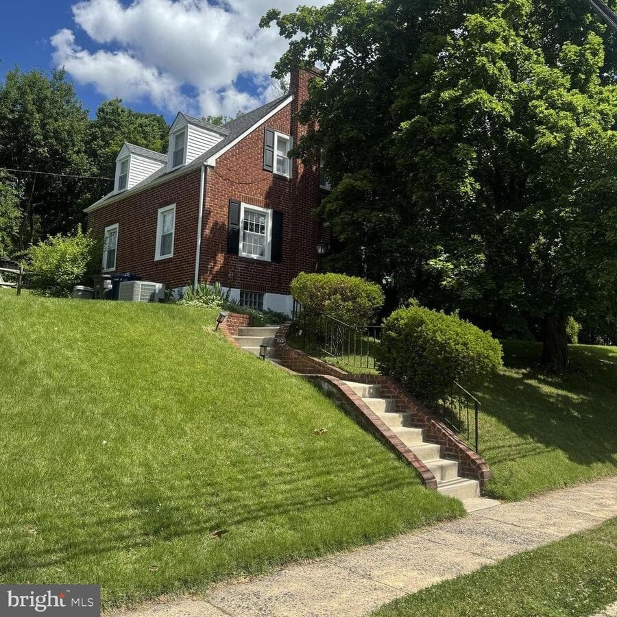 Photo - 165 Race St