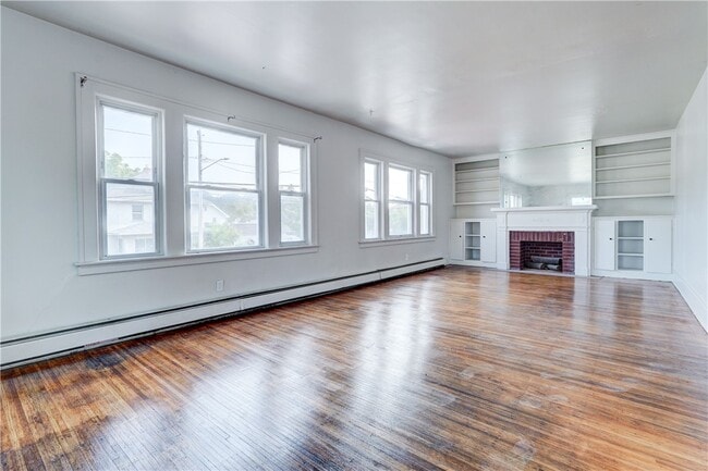Photo - 2247 Clifford Ave