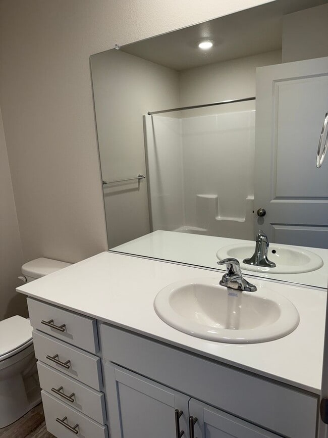Photo - Beautiful 3 Bedroom 2 Bathroom Home Available Now