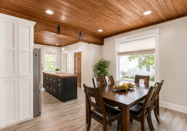 Photo - 5 Bed / 2 Bath Home in Portage, WI