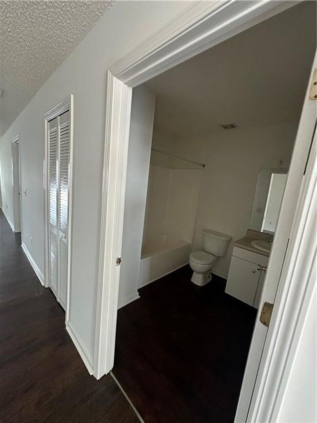 Photo - 115 Winter Chase Ln