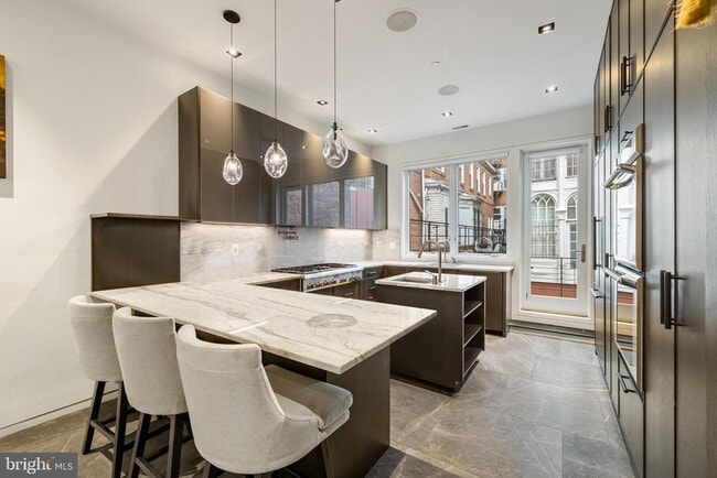 Photo - 1727 Delancey St